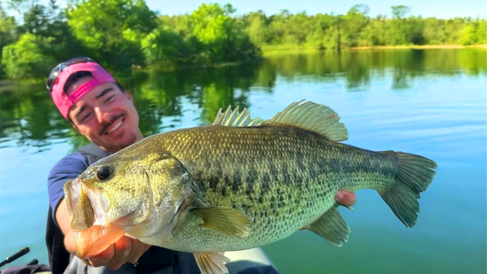 Écrevisse, worm… quelle créature fait bouger les gros black bass en prespawn ?